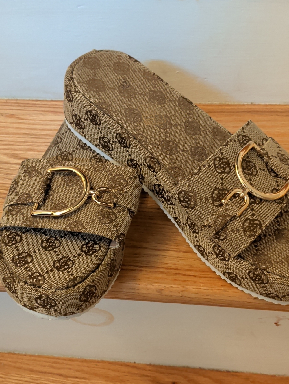 Women's Brown Buckle Sandals